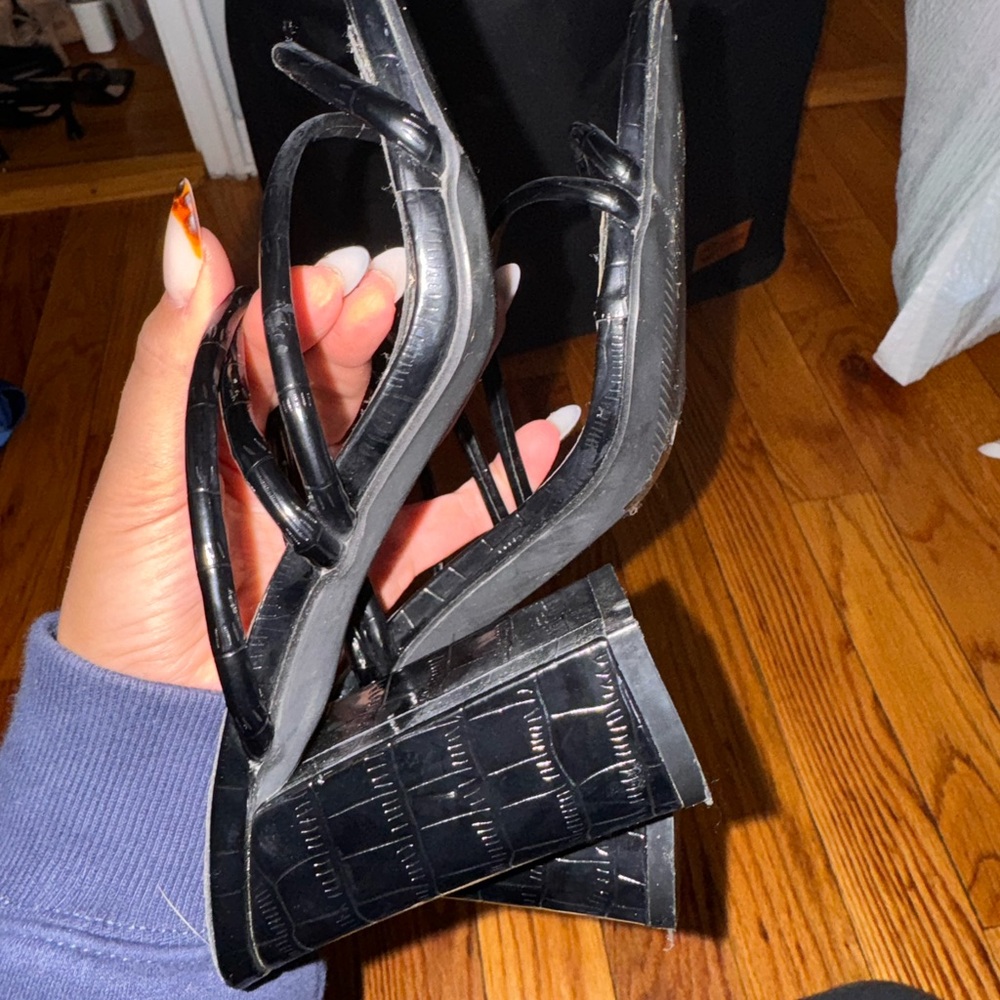 Black Heels - Picture 3 of 3